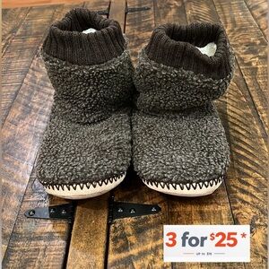 Amazon Women's Brown Slippers